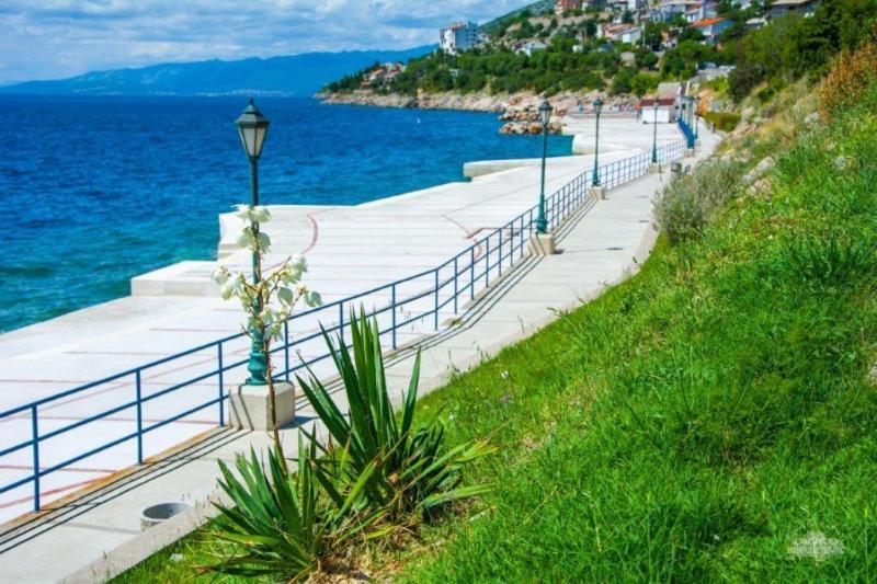 Corina & Franco Apartment Senj  Ngoại thất bức ảnh